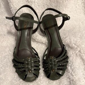 VINTAGE Aldo Leather Heels Size 7.5 US or 38 EUR in Green